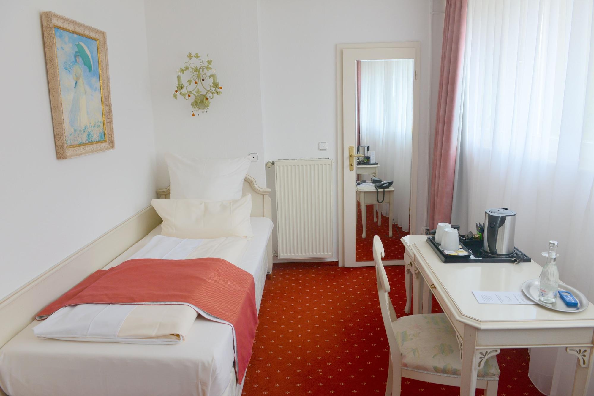 Hotel Sure By Western Rhoen Garden 4*