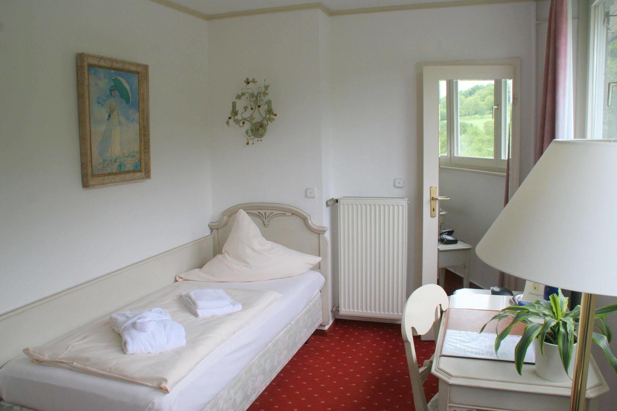 Sure By Western Rhoen Garden 4*